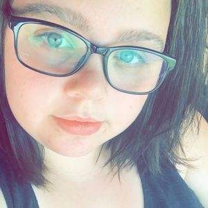 Meet your Posher, Carissa